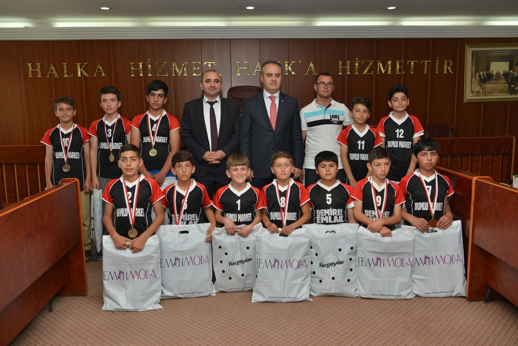 FİLENİN ŞAMPİYONLARI ÖDÜLLENDİRİLDİ