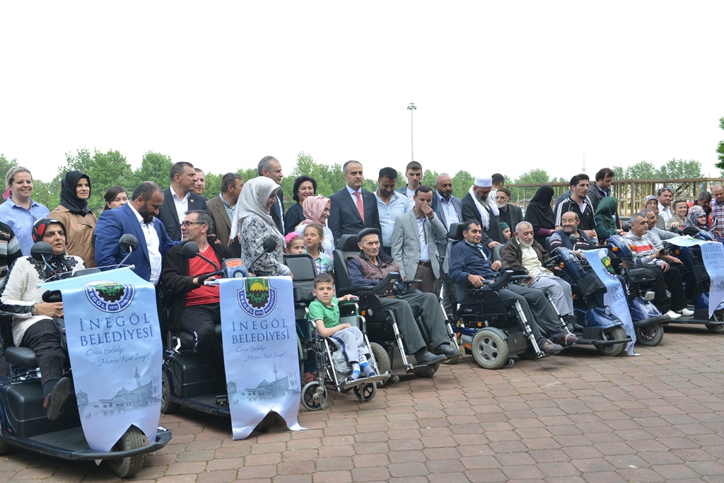 İHTİYAÇ SAHİBİ ENGELLİLERİN Yüzleri güldürüldü