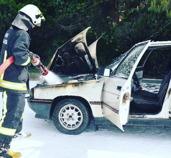 Seyir halindeyken alev aldı