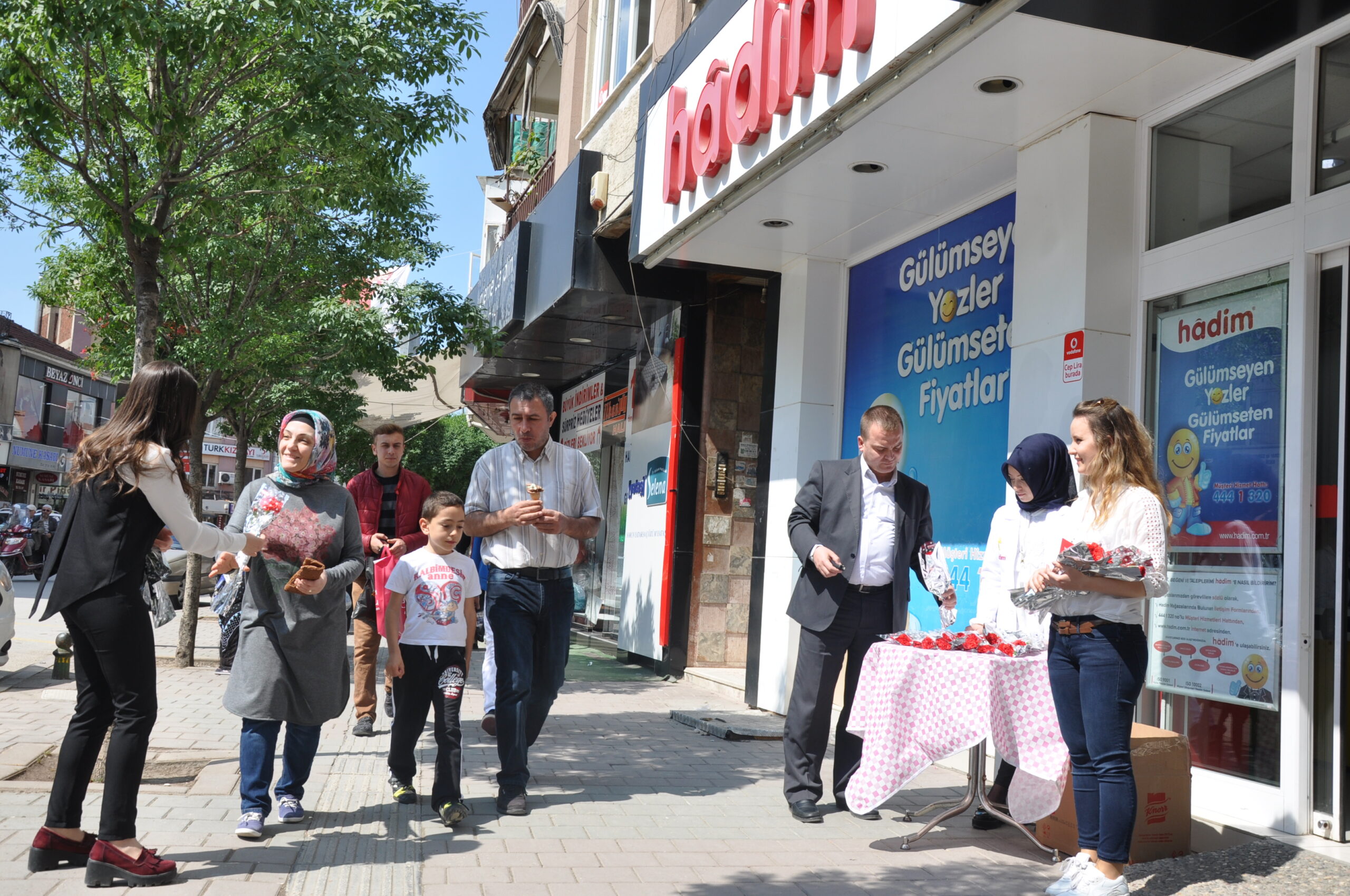 Hadim’den Anneler Günü jesti