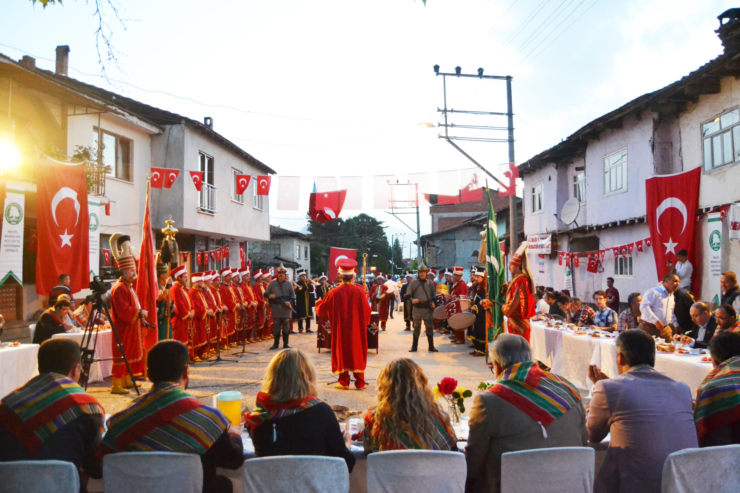 İNEGÖL KÜÇÜKYENİCE’DE BULUŞTU