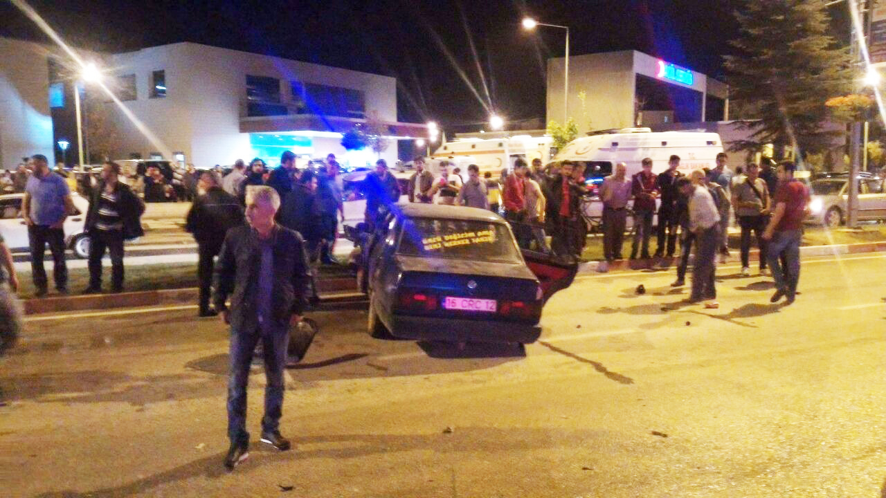 Acil önünde korkutan kaza