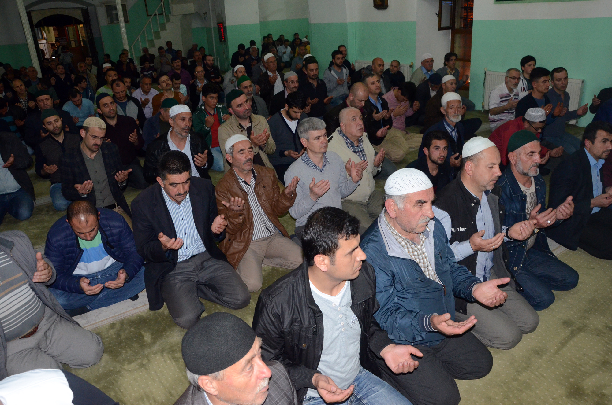 DUALAR YETİMLER İÇİN