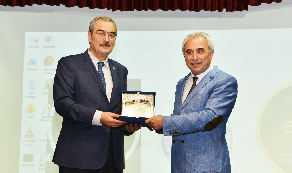 Nurullah Genç ile şiir dolu bir söyleşi