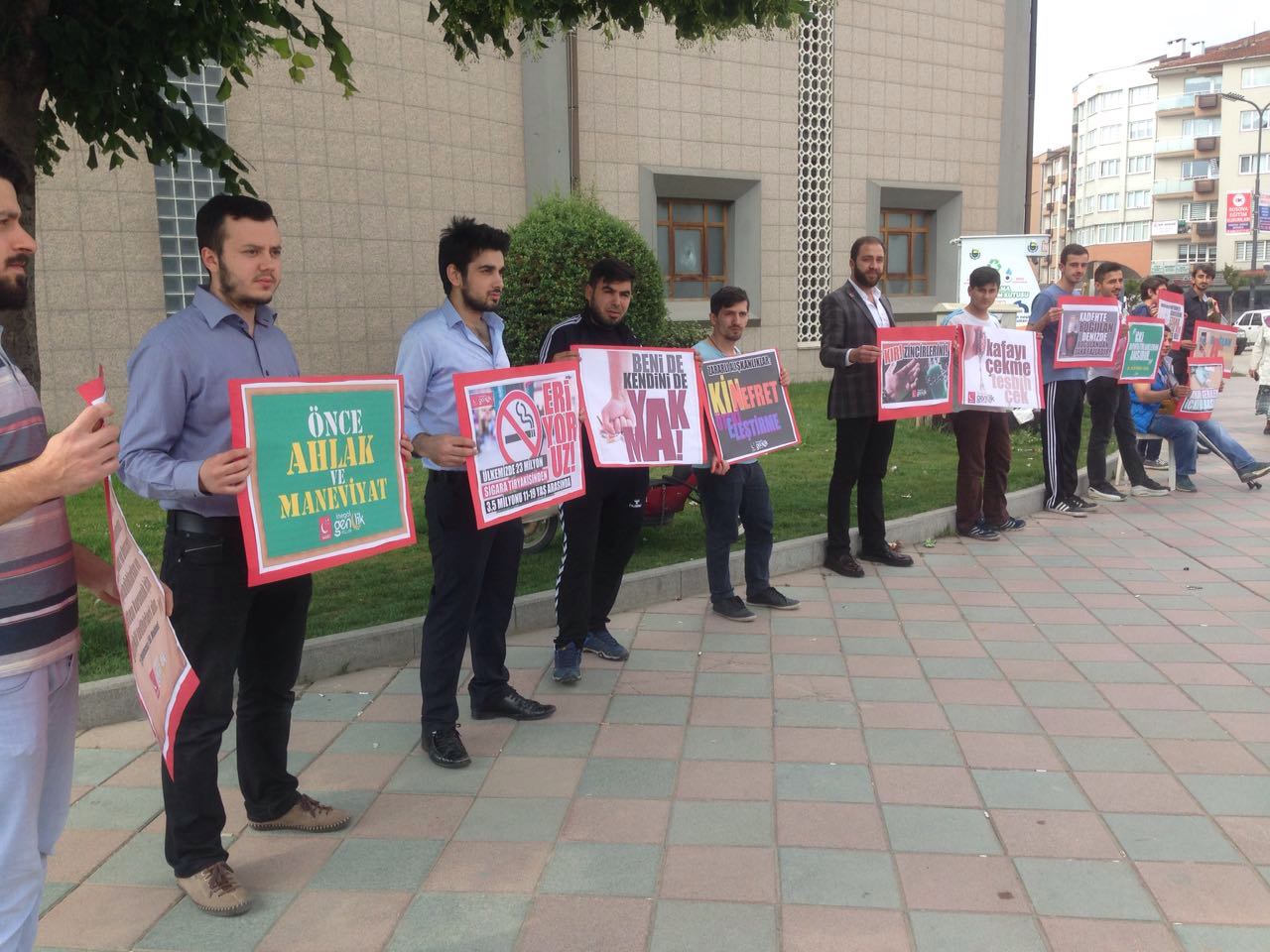 Gençler bağımlılığa dikkat çekti