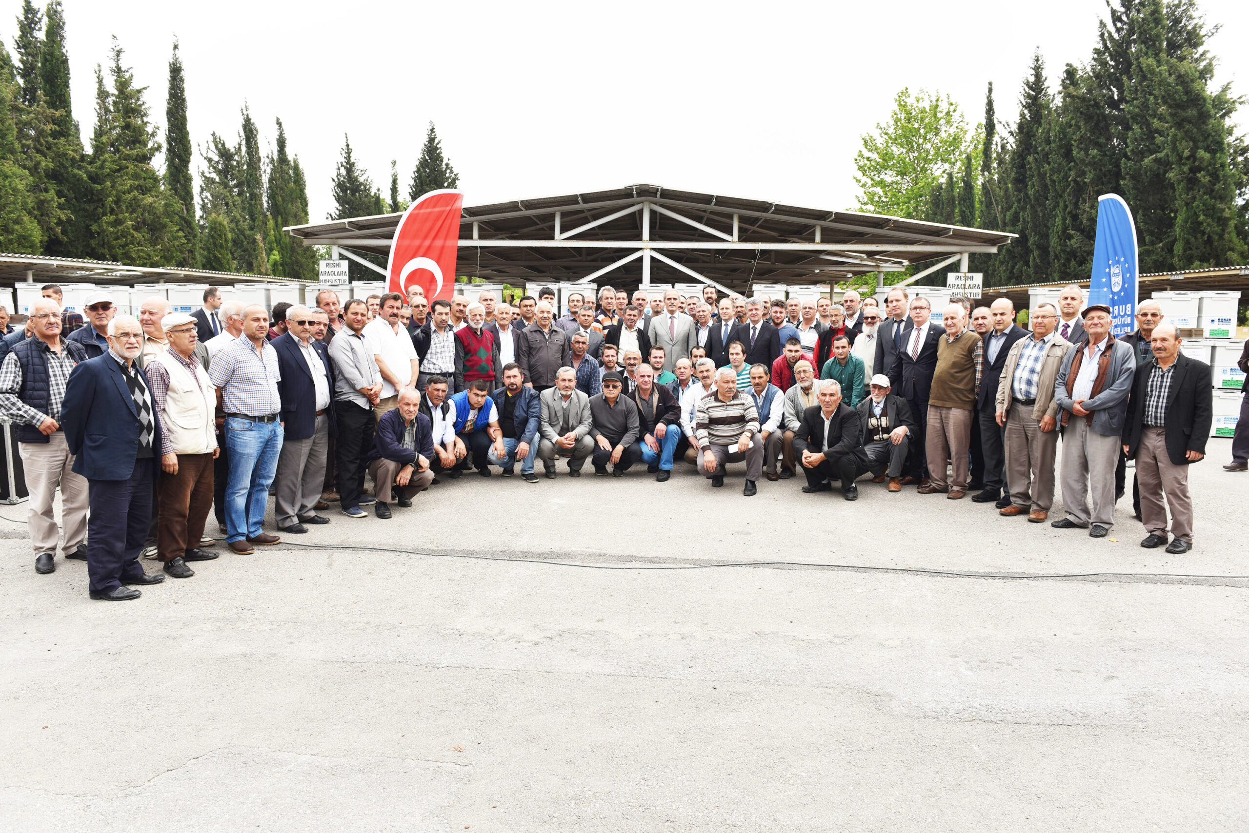 Arıcıya kovan desteği sürüyor