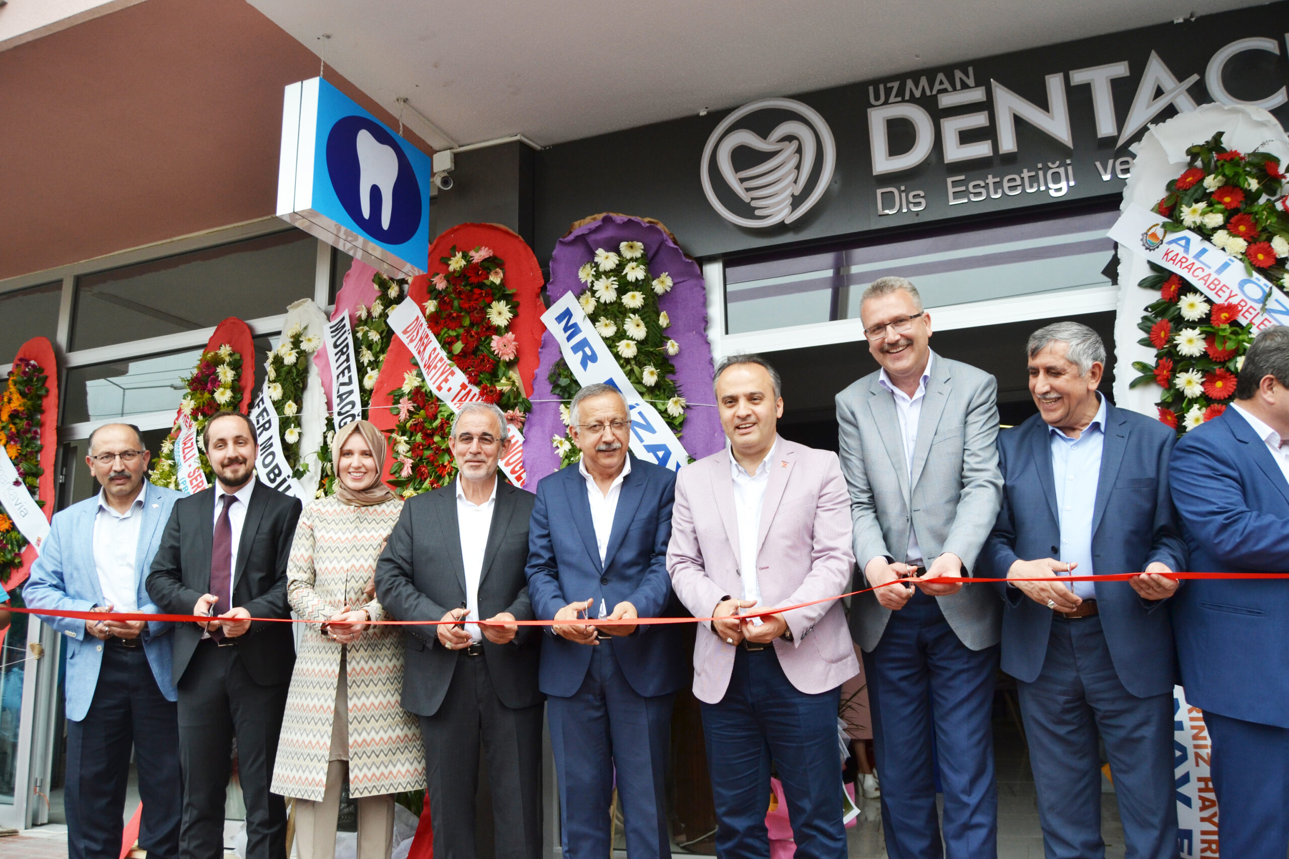 Uzman Denta Clinic hizmete açıldı