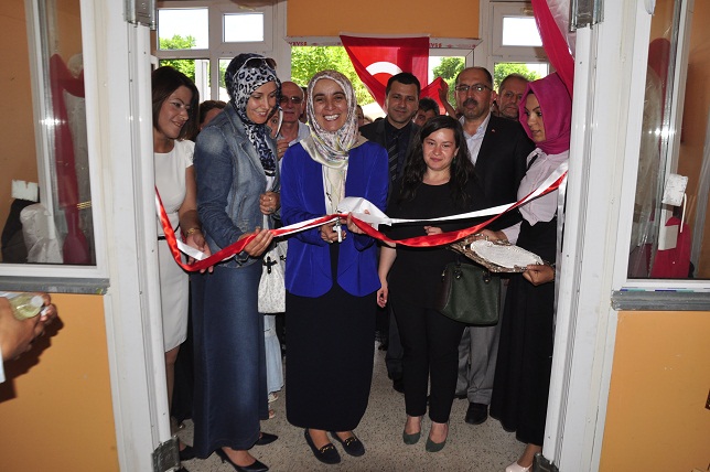 HEM Cerrahlı kursiyerlerine belgeleri dağıttı