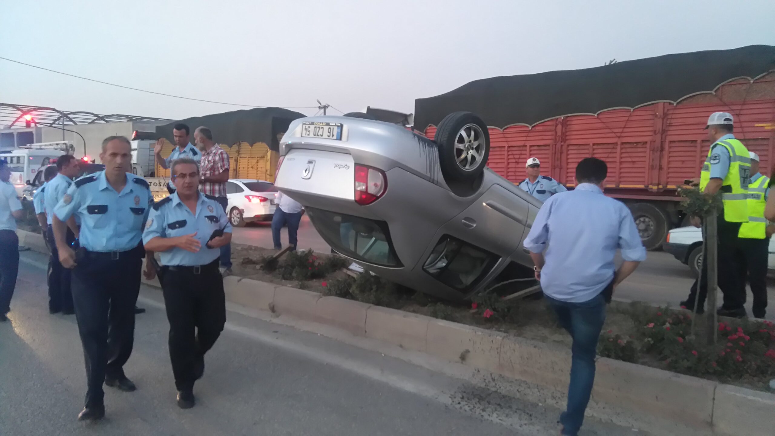 Emniyet mensubu kaza yaptı