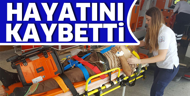 Traktörün altında kaldılar