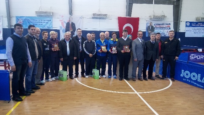 12. Veteran Masa Tenisi Turnuvası Kızılcahamamda Başladı
