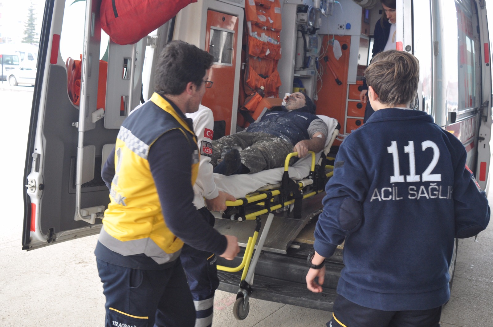 KAMYONE İLE ELEKTRİK BİSİKLET ÇARPIŞTI BİR KİŞİ HASTANELİK OLDU