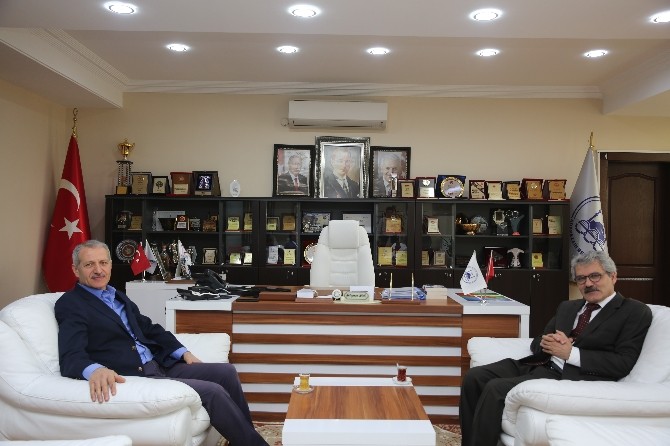 Adapazarı Yeni Kaymakamı Çelikkayadan Başkan Dişliye Ziyaret