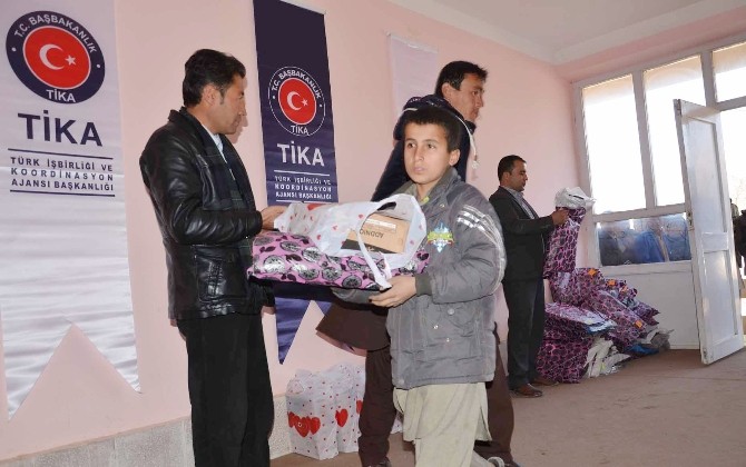 Afganistanda Yetim Çocuklara Kışlık Giyim Yardımı