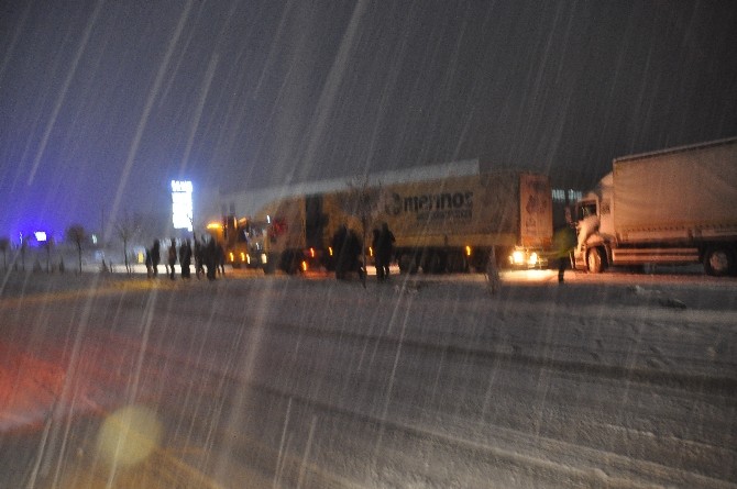 Afyonkarahisarda Kar Yağışı Hayatı Olumsuz Etkiledi