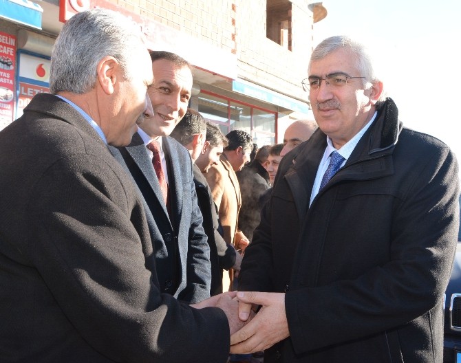 Ak Parti İl Başkanı Öz, Çat Ve Aşkalede Konuştu