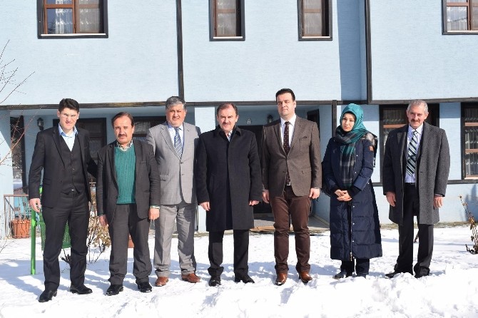 Ak Partiden Çocuk Bakım Evlerine Ziyaret