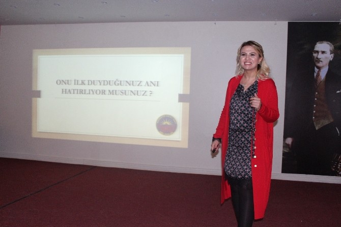 Anaokulu Öğrencilerinin Annelerine 21. Yüzyılda Anne Olmak Konulu Söyleşi