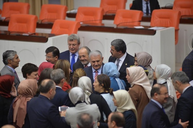Anayasa Değişiklik Teklifi 11. Maddesi 342 Oyla Kabul Edildi