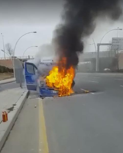 Ankarada Bir Dolmuş Cayır Cayır Yandı