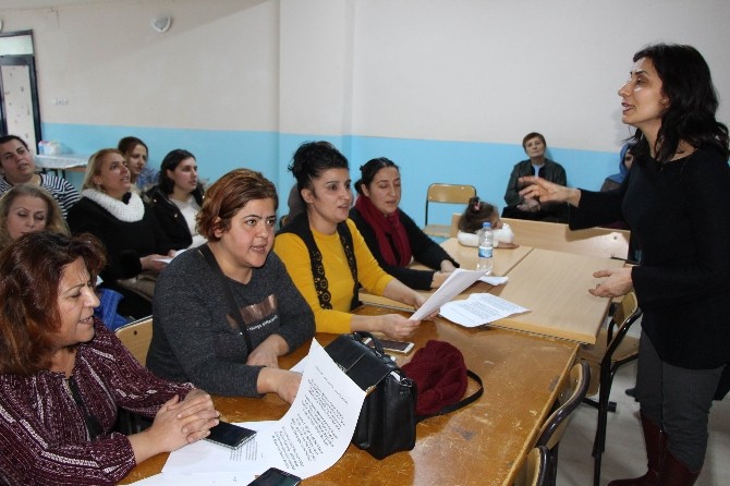 Annelere Müzik Dersi