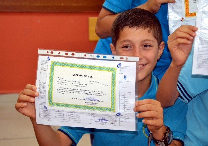 Antalyada 440 Bin Öğrenci Yi Karne Heyecanı Sardı