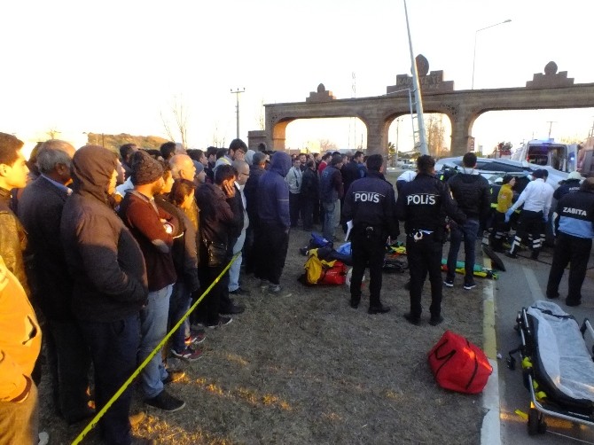 Antalyada Feci Kaza İki Kardeşi Ayırdı