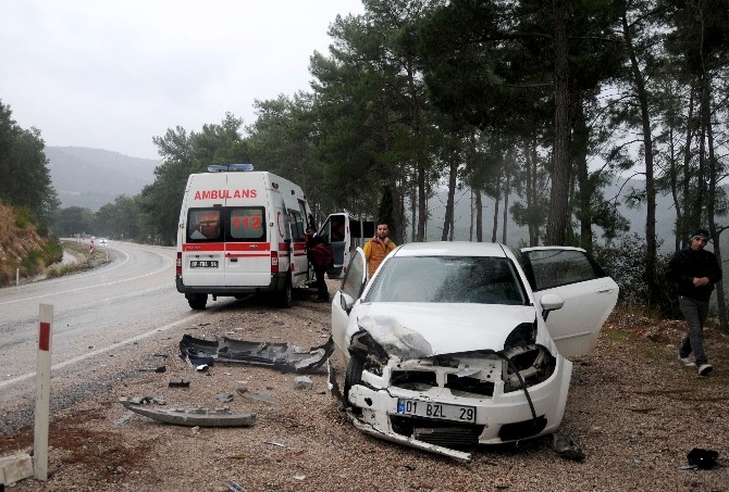 Antalyada İki Ayrı Trafik Kazası: 1Si Ağır 6 Yaralı