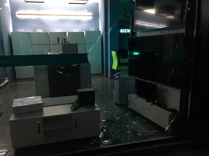 Antalyada Pompalı Tüfekle İş Yeri Soygunu