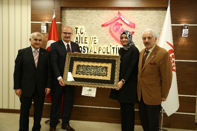 Atodan Aile Ve Sosyal Politikalar Bakanı Kayaya Milli Birlik Temalı Takvim