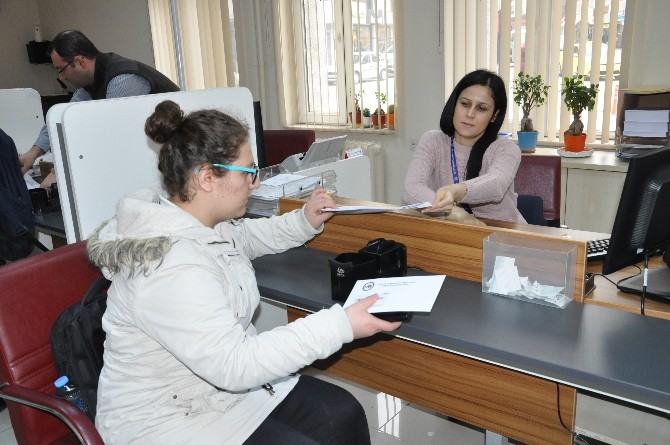 Balıkesirde 15 Bin Kişi Yeni Kimlik Başvurusu Yaptı