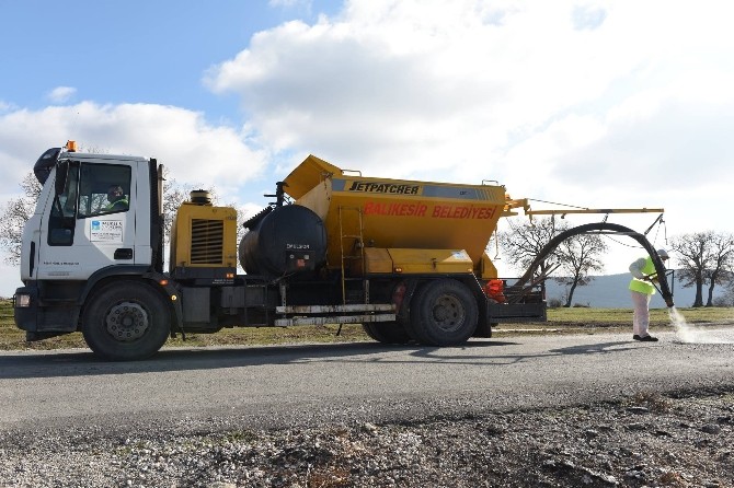 Balıkesirde Bozulan Yollara Bakım Onarım Yapılıyor