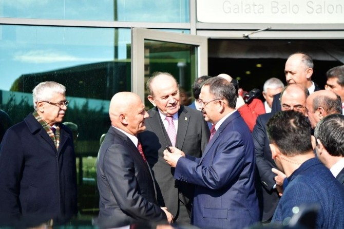 Başkan Altınok Öz, Afet Odaklı Çalışmalar İle Kentsel Dönüşüm Projeleri Toplantısına Katıldı