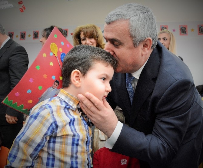 Başkan Baran, Körfezde Öğrencilerin Karne Heyecanına Ortak Oldu