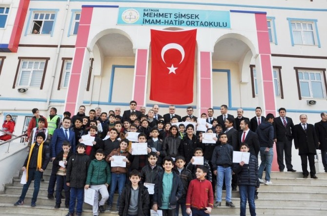 Batmanda 170 Bin 673 Öğrenci Karne Aldı