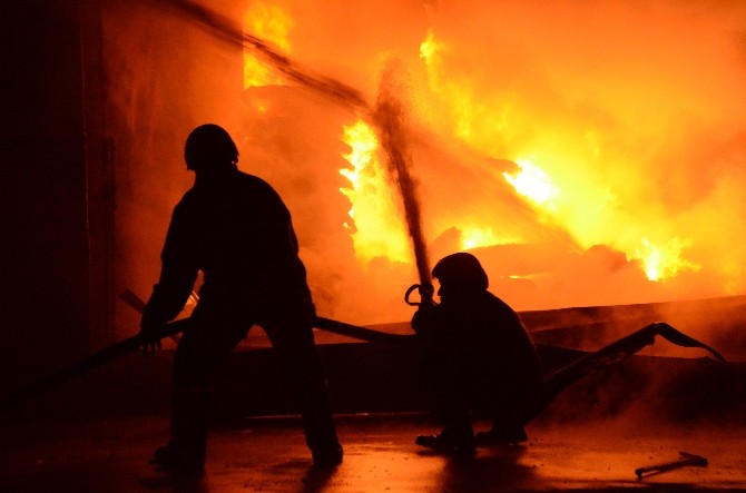 Batmanda Fabrika Yangını Korkuya Neden Oldu