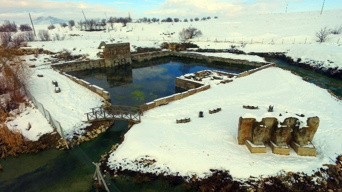 Beyşehirdeki Hitit Su Anıtı Beyaza Büründü