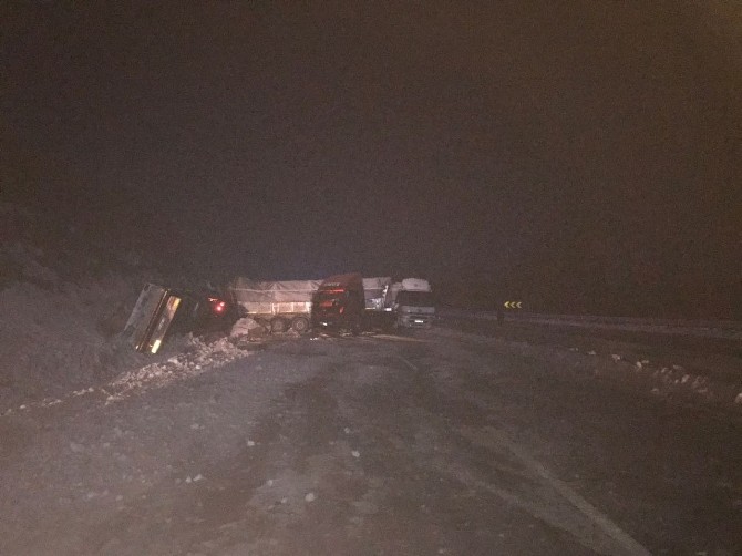 Bigada Zincirleme Kaza; 1 Yaralı