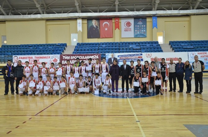 Bilecikte Okul Sporları Basketbol Ve Voleybol Müsabakaları Sona Erdi