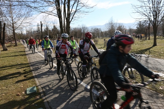 Bolu Belediyesine Hediye Edilen Bisikletler Hizmete Girdi