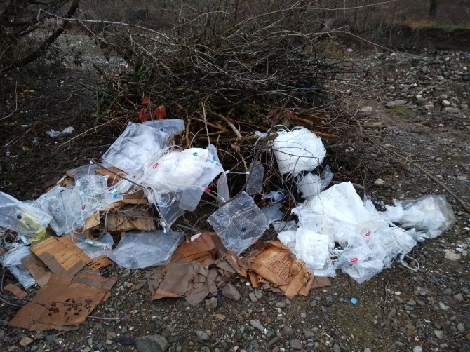 Boş Araziye Atılan Tıbbi Malzemelere Tepki