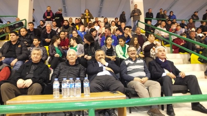 Burhaniye Belediye Evinde Fenerbahçe Gelişime Yenildi