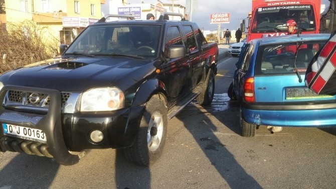 Burhaniyede Zincirleme Kaza: 1 Yaralı