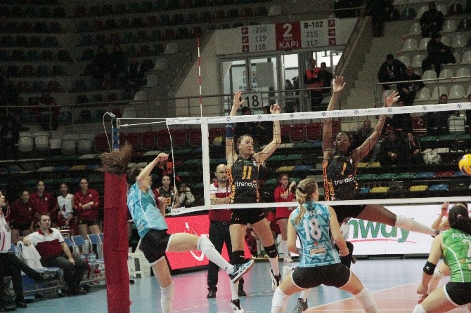 Bursa Büyükşehir Belediyespor Kupa Voleyde Yarı Finale Yükseldi
