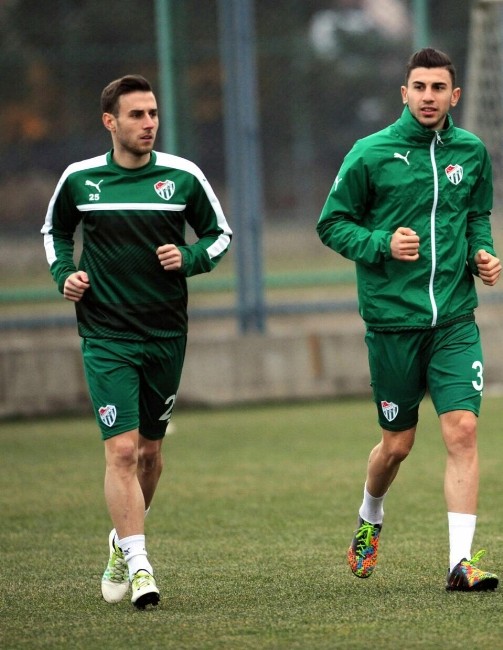 Bursasporun Yeni Transferleri İlk Antrenmanlarına Çıktı