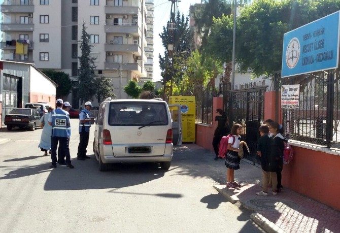 Büyükşehir Zabıta, Korsan Servis Araçlarına Göz Açtırmıyor