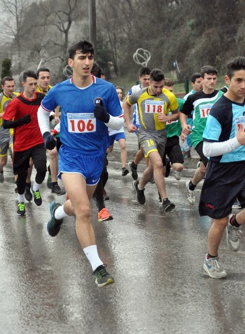 Buz Gibi Havada Bayıltan Koşu