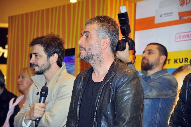 Çalgı Çengi İkimiz Galasına İzmirde Yoğun İlgi