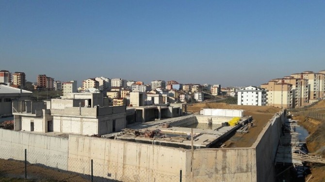 Çayırova Yarı Olimpik Yüzme Havuzu Yükseliyor