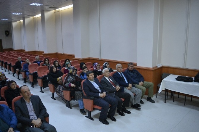 Çekmene Can Veren Has Eller Proje Semineri Verildi